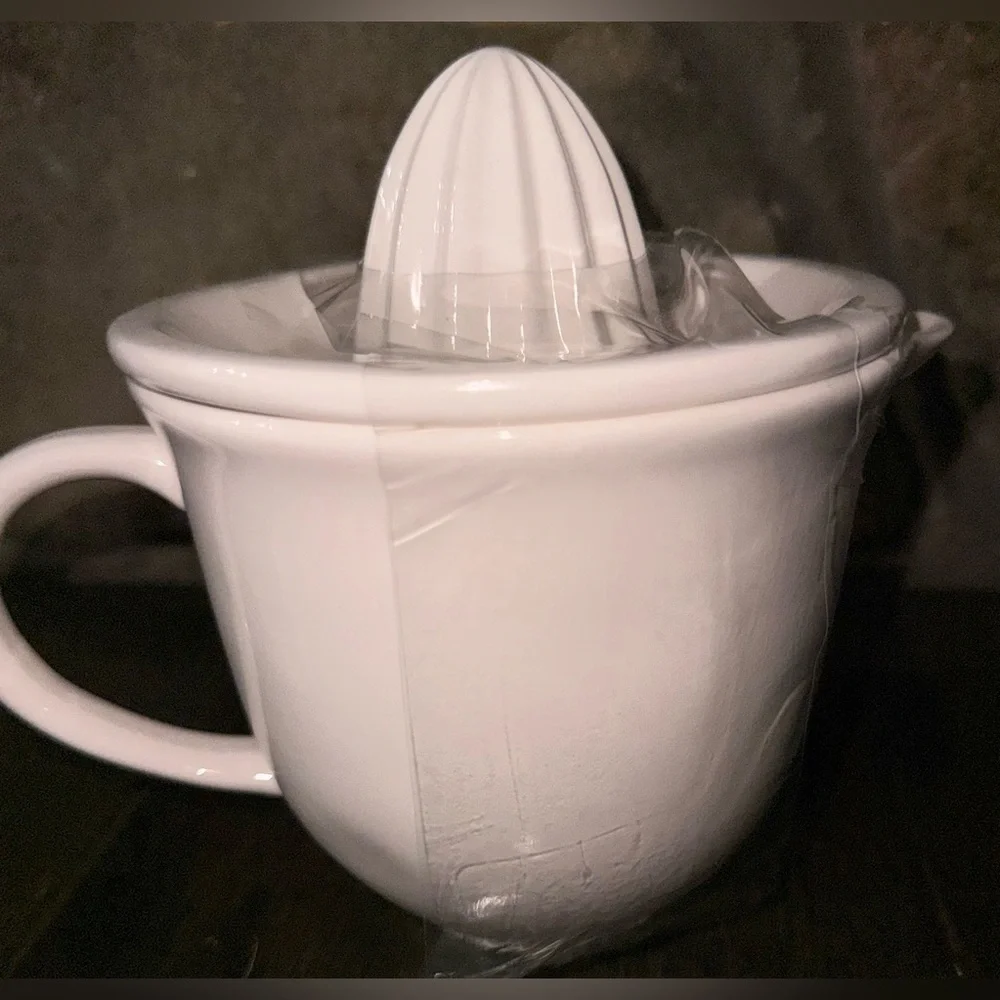Rae Dunn Quench Juicer/Pitcher NEW